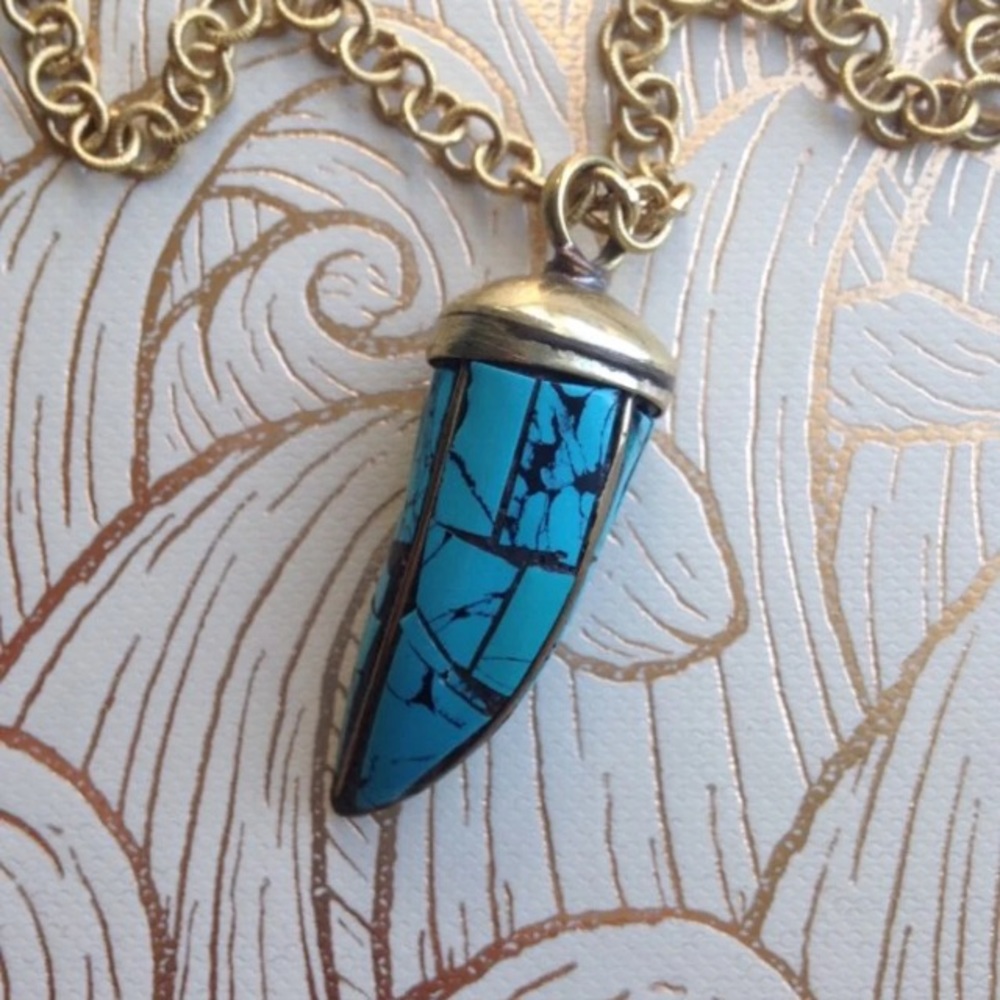 Vintage Turquoise Tooth Horn Necklace